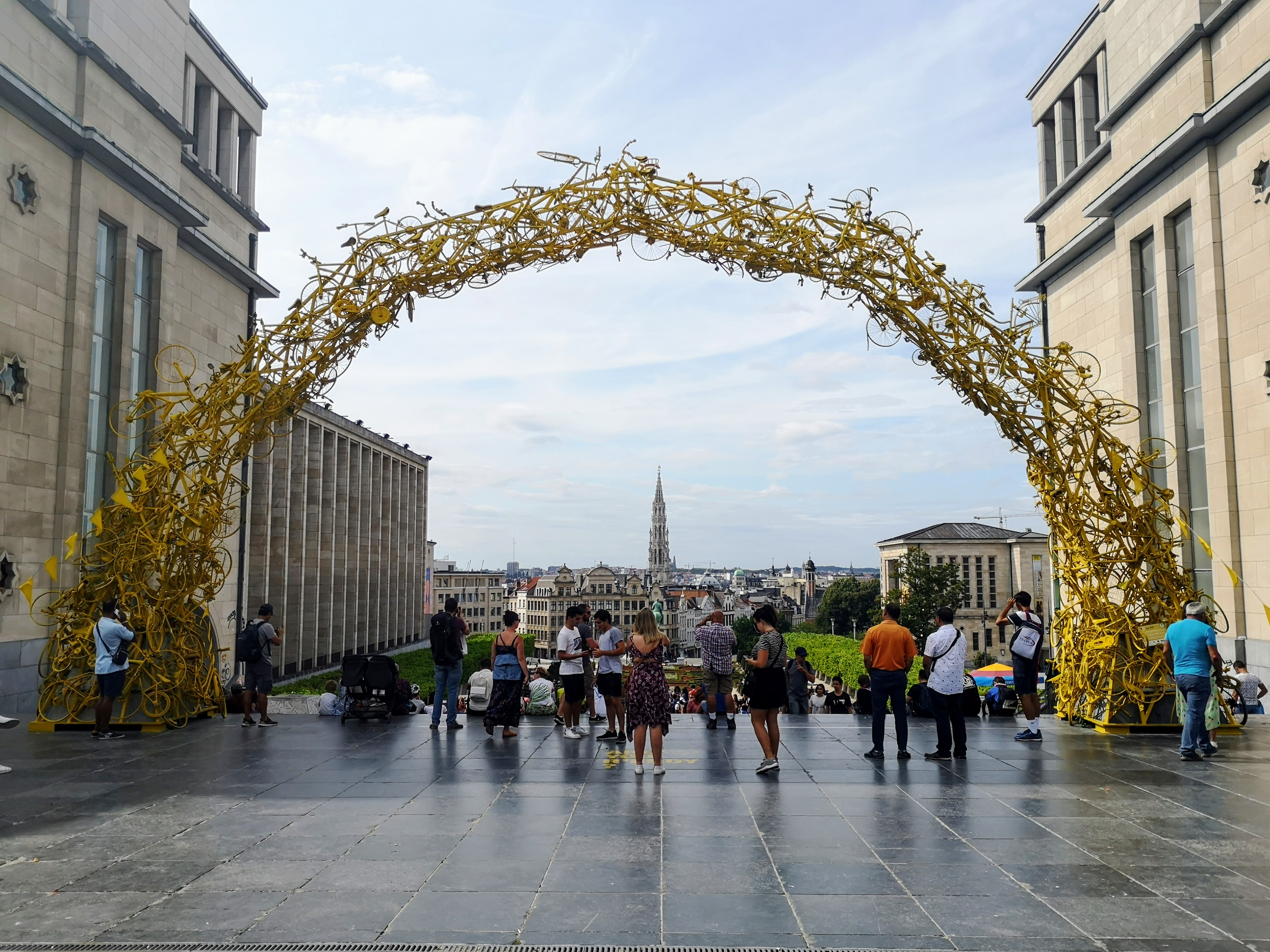 Mont des Arts upper plaza viewpoint